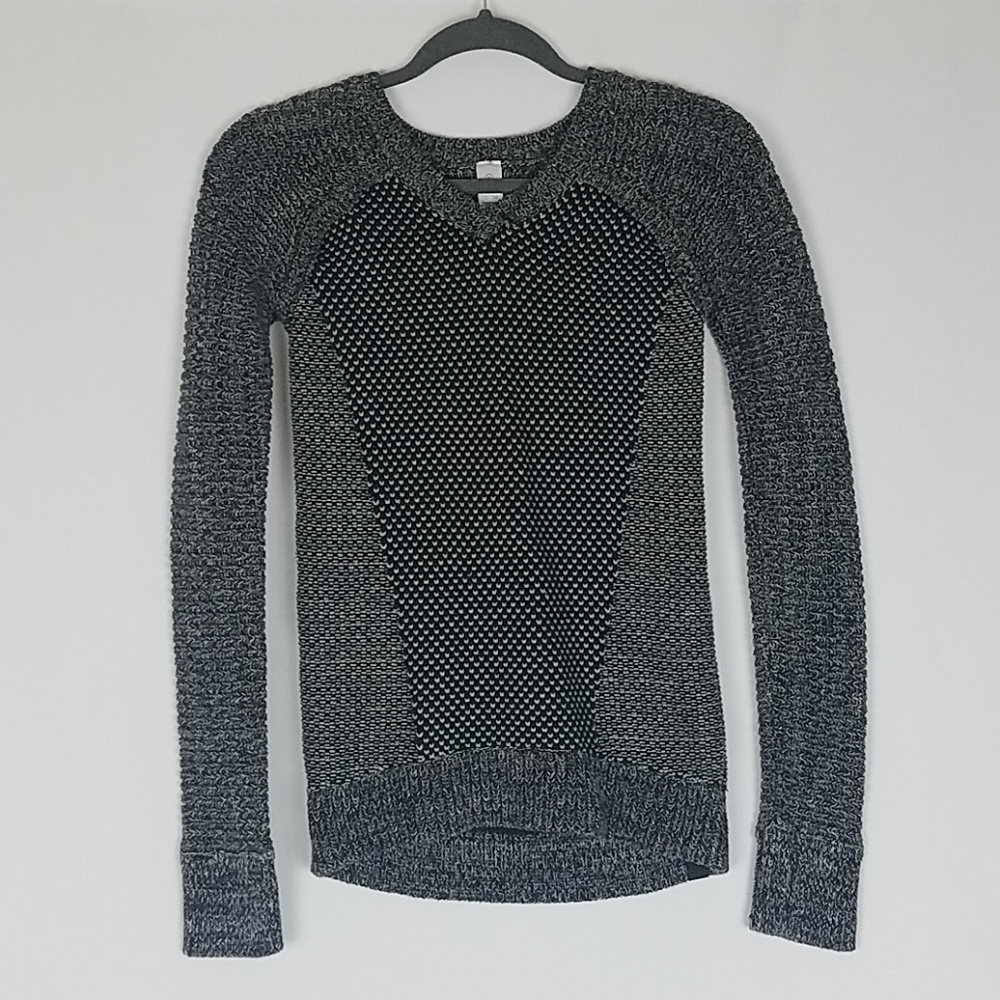 Ivivva girls 12 v-neck sweater long sleeve chunky athletic sport outdoor hiking